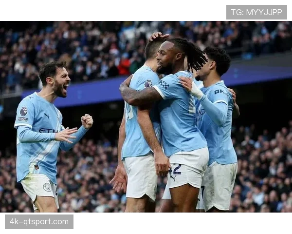 曼城球迷俱乐部举办观赛派对,蓝月拥趸齐聚庆祝关键胜利